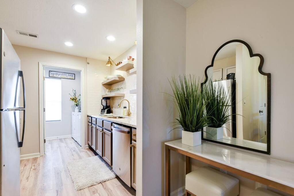 Remodeled No Steps Citrus Lane Luxury Amazing View Appartement *
